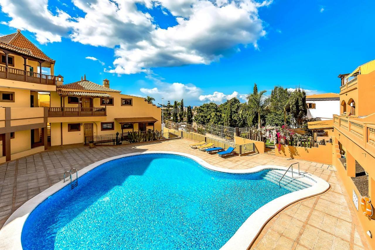 Apartment Elite Palace Адехе Екстер'єр фото