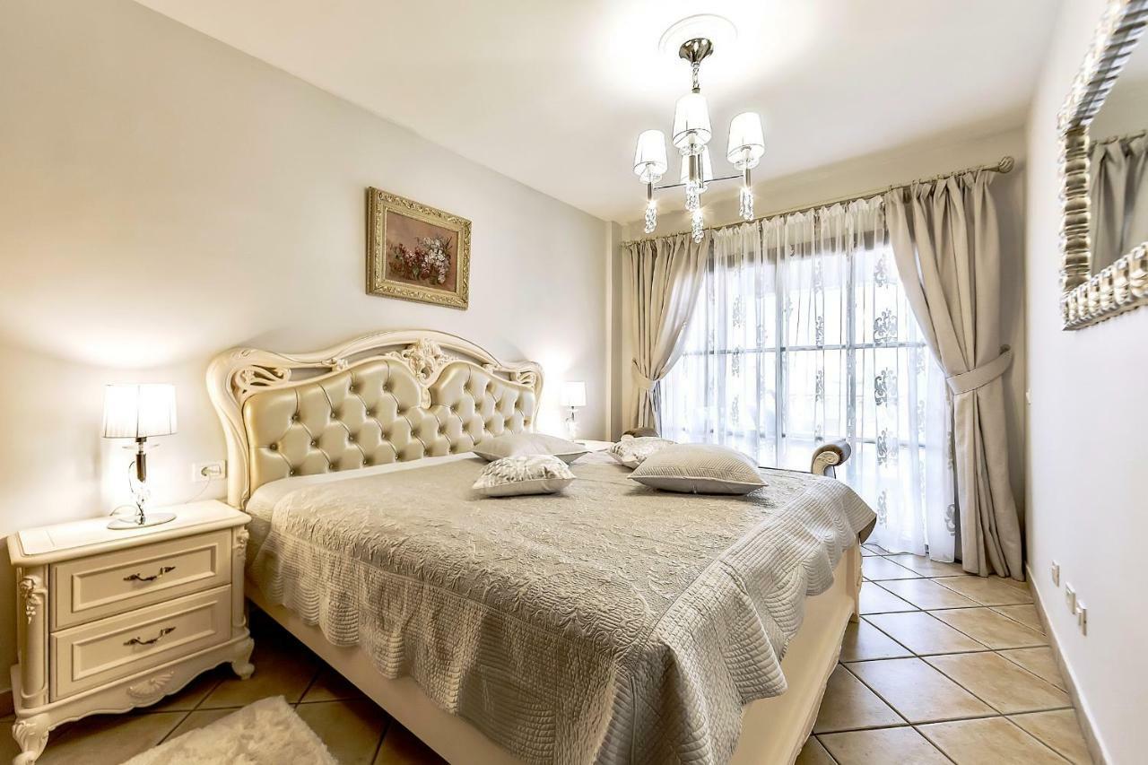 Apartment Elite Palace Адехе Екстер'єр фото