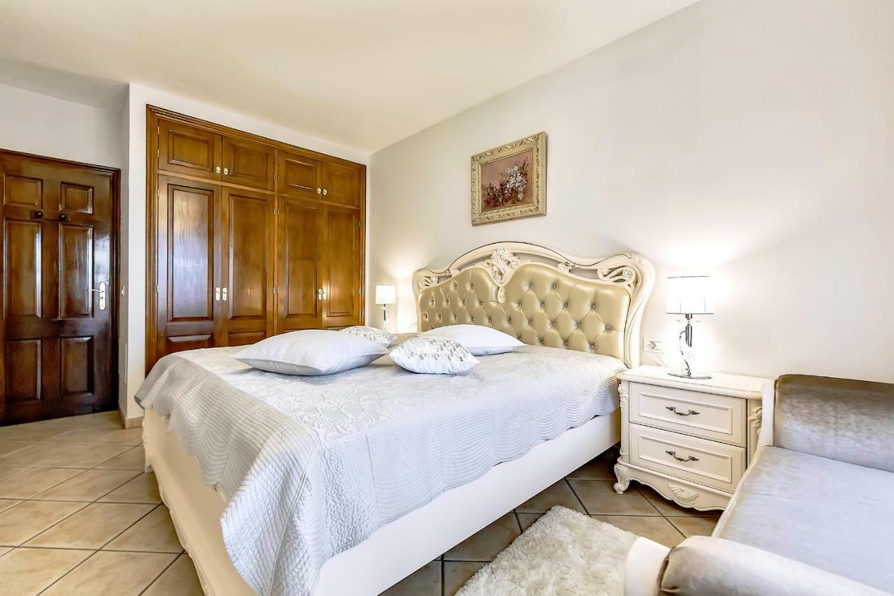 Apartment Elite Palace Адехе Екстер'єр фото